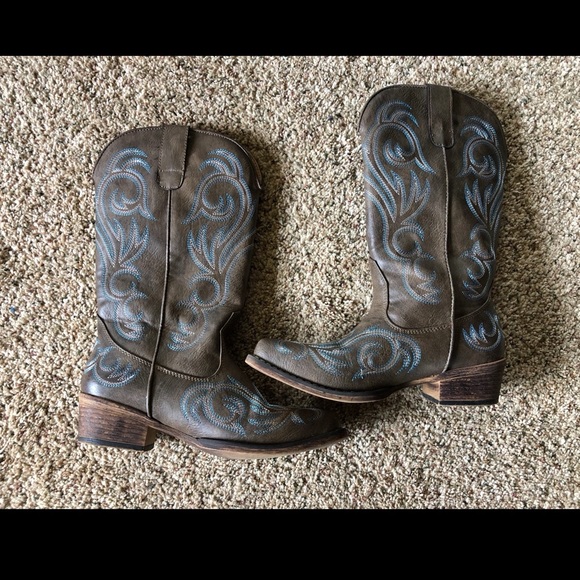 Roper Riley Brown Snip Toe Boots - Picture 3 of 8